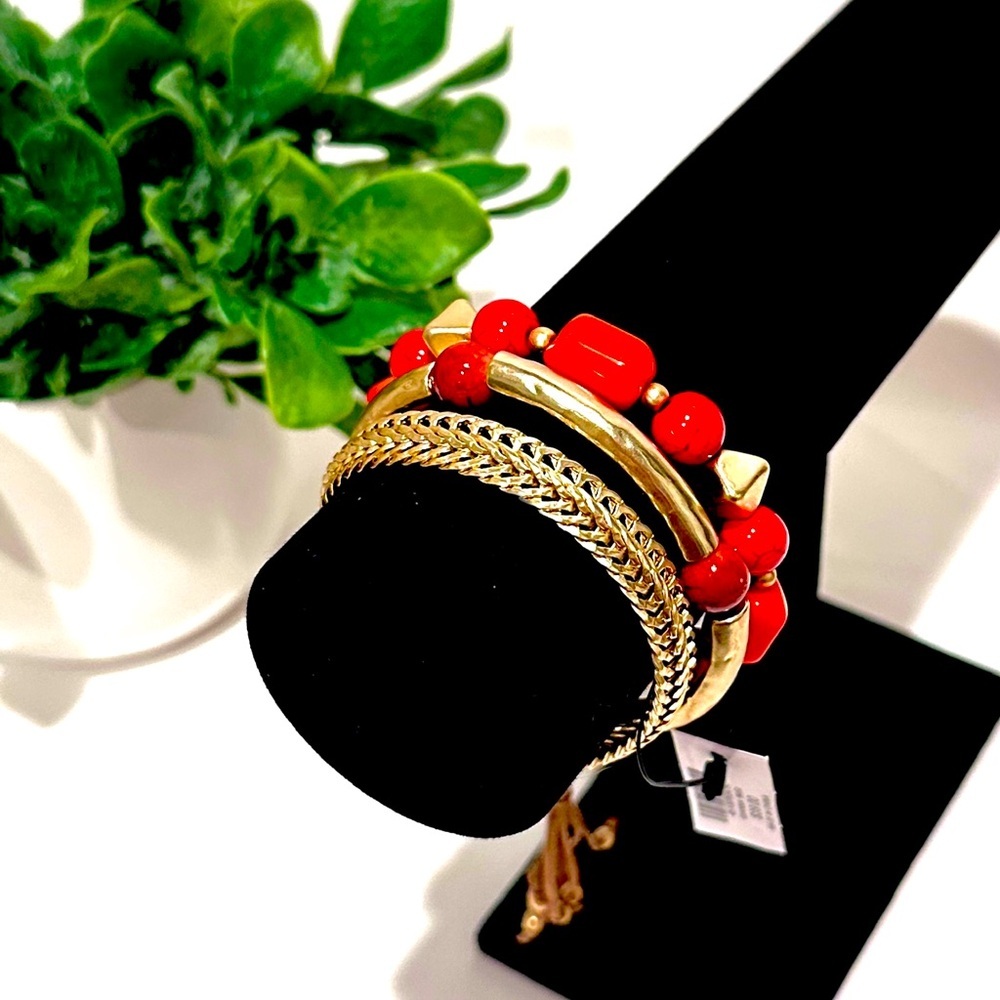 CHICO’s polished cherry red & hammered gold beads stretch bracelet | NWT